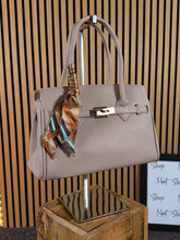 Carica l'immagine nel visualizzatore di Gallery, Borsa Martina
