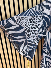 Carica l&#39;immagine nel visualizzatore di Gallery, Camicia Curvy Rebecca
