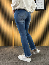 Carica l&#39;immagine nel visualizzatore di Gallery, Jeans Francesca
