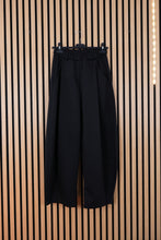 Carica l'immagine nel visualizzatore di Gallery, Pantalone Barrel Gaia
