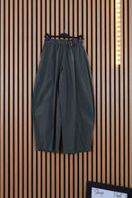 Carica l'immagine nel visualizzatore di Gallery, Pantalone Alba
