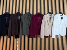 Carica l'immagine nel visualizzatore di Gallery, Giacca Nora
