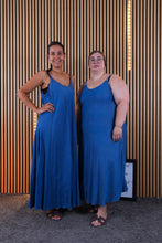 Carica l'immagine nel visualizzatore di Gallery, Abito Curvy Jeans

