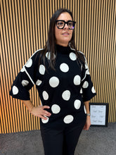 Carica l&#39;immagine nel visualizzatore di Gallery, Maglione over Pois
