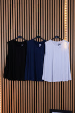 Carica l'immagine nel visualizzatore di Gallery, Canotta Curvy Bea
