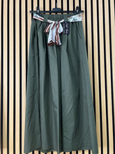 Carica l&#39;immagine nel visualizzatore di Gallery, Pantalone Camilla
