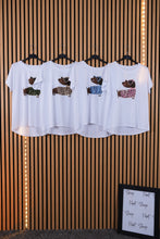 Carica l'immagine nel visualizzatore di Gallery, T Shirt Over Tobi
