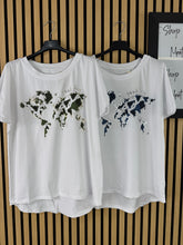 Carica l&#39;immagine nel visualizzatore di Gallery, T Shirt Over Mondo

