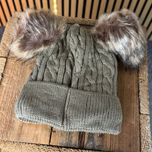 Carica l'immagine nel visualizzatore di Gallery, Berretto Bimbi Pom Pon
