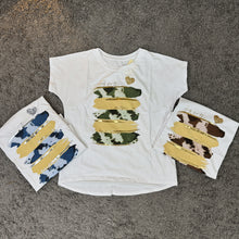 Carica l&#39;immagine nel visualizzatore di Gallery, T Shirt Over Magic
