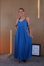 Carica l'immagine nel visualizzatore di Gallery, Abito Curvy Jeans
