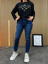 Carica l&#39;immagine nel visualizzatore di Gallery, Jeans Over Carola
