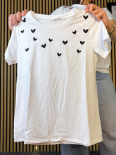 Carica l&#39;immagine nel visualizzatore di Gallery, T Shirt Cuoricini
