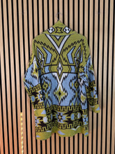 Carica l'immagine nel visualizzatore di Gallery, Cardigan Over Gaia
