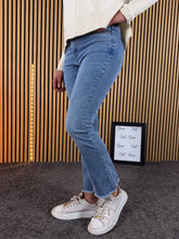 Carica l'immagine nel visualizzatore di Gallery, Jeans Caterina
