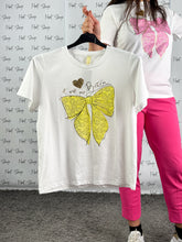 Carica l&#39;immagine nel visualizzatore di Gallery, T shirt  Fiocco
