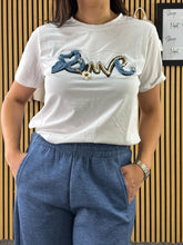 Carica l&#39;immagine nel visualizzatore di Gallery, T Shirt Love Me
