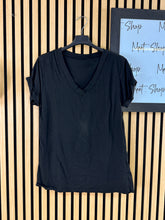 Carica l&#39;immagine nel visualizzatore di Gallery, T Shirt Basica V

