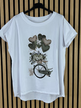 Carica l&#39;immagine nel visualizzatore di Gallery, T Shirt Over Bici

