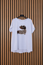 Carica l'immagine nel visualizzatore di Gallery, T Shirt Over Tobi
