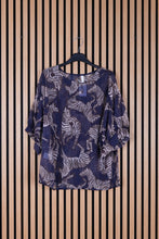 Carica l'immagine nel visualizzatore di Gallery, Camicia Over Zebra
