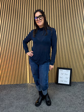 Carica l'immagine nel visualizzatore di Gallery, Lupetto Curvy Alba
