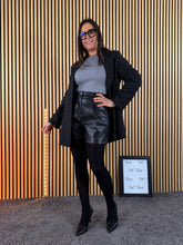 Carica l'immagine nel visualizzatore di Gallery, Short Ecopelle
