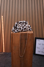 Carica l'immagine nel visualizzatore di Gallery, Borsa Leopard
