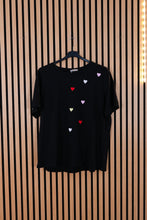 Carica l'immagine nel visualizzatore di Gallery, T Shirt Curvy Amore
