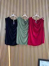 Carica l&#39;immagine nel visualizzatore di Gallery, Canotta Curvy Chiara
