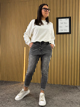 Carica l&#39;immagine nel visualizzatore di Gallery, Jeans Marta
