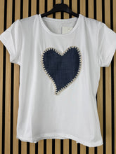 Carica l&#39;immagine nel visualizzatore di Gallery, T Shirt Cuore Grande
