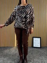 Carica l&#39;immagine nel visualizzatore di Gallery, Camicia Curvy Isa
