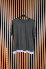 Carica l'immagine nel visualizzatore di Gallery, T shirt Curvy Giada

