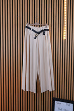 Carica l'immagine nel visualizzatore di Gallery, Pantalone Palazzo Dea

