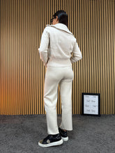 Carica l&#39;immagine nel visualizzatore di Gallery, Maglione Zip Natalia
