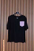 Carica l'immagine nel visualizzatore di Gallery, T Shirt Curvy Taschino
