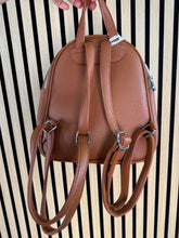 Carica l&#39;immagine nel visualizzatore di Gallery, Zaino Asia
