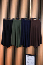 Carica l'immagine nel visualizzatore di Gallery, Gonna Pantalone Estiva
