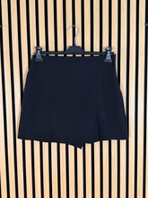 Carica l'immagine nel visualizzatore di Gallery, Gonna Short Alma
