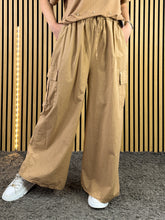 Carica l&#39;immagine nel visualizzatore di Gallery, Pantalone Over Gaia
