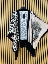 Carica l&#39;immagine nel visualizzatore di Gallery, Giacca Poncho Leopard
