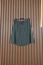 Carica l'immagine nel visualizzatore di Gallery, Short Curvy Livia
