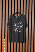 Carica l'immagine nel visualizzatore di Gallery, T shirt Curvy Cuori
