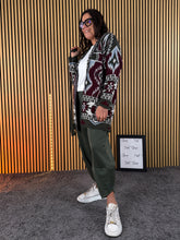 Carica l'immagine nel visualizzatore di Gallery, Cardigan Over Gaia
