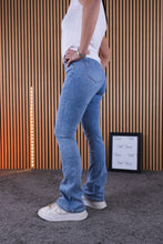 Carica l'immagine nel visualizzatore di Gallery, Jeans Zampa
