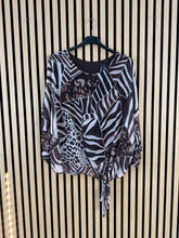 Carica l&#39;immagine nel visualizzatore di Gallery, Camicia Curvy Isa
