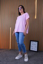 Carica l'immagine nel visualizzatore di Gallery, T Shirt Curvy Basica
