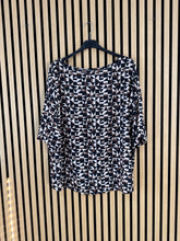Carica l&#39;immagine nel visualizzatore di Gallery, Camicia Curvy Mia

