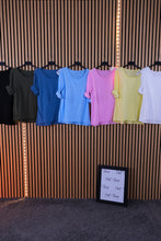 Carica l'immagine nel visualizzatore di Gallery, Maglia Basica
